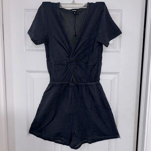 Monrow SuperSoft Vintage Black Twist Front Short Sleeve Romper